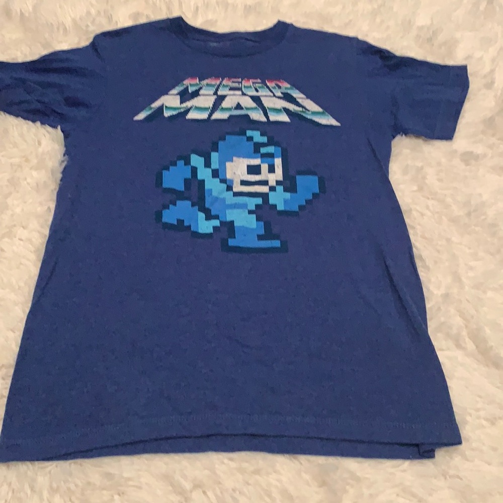 Megaman size small tee